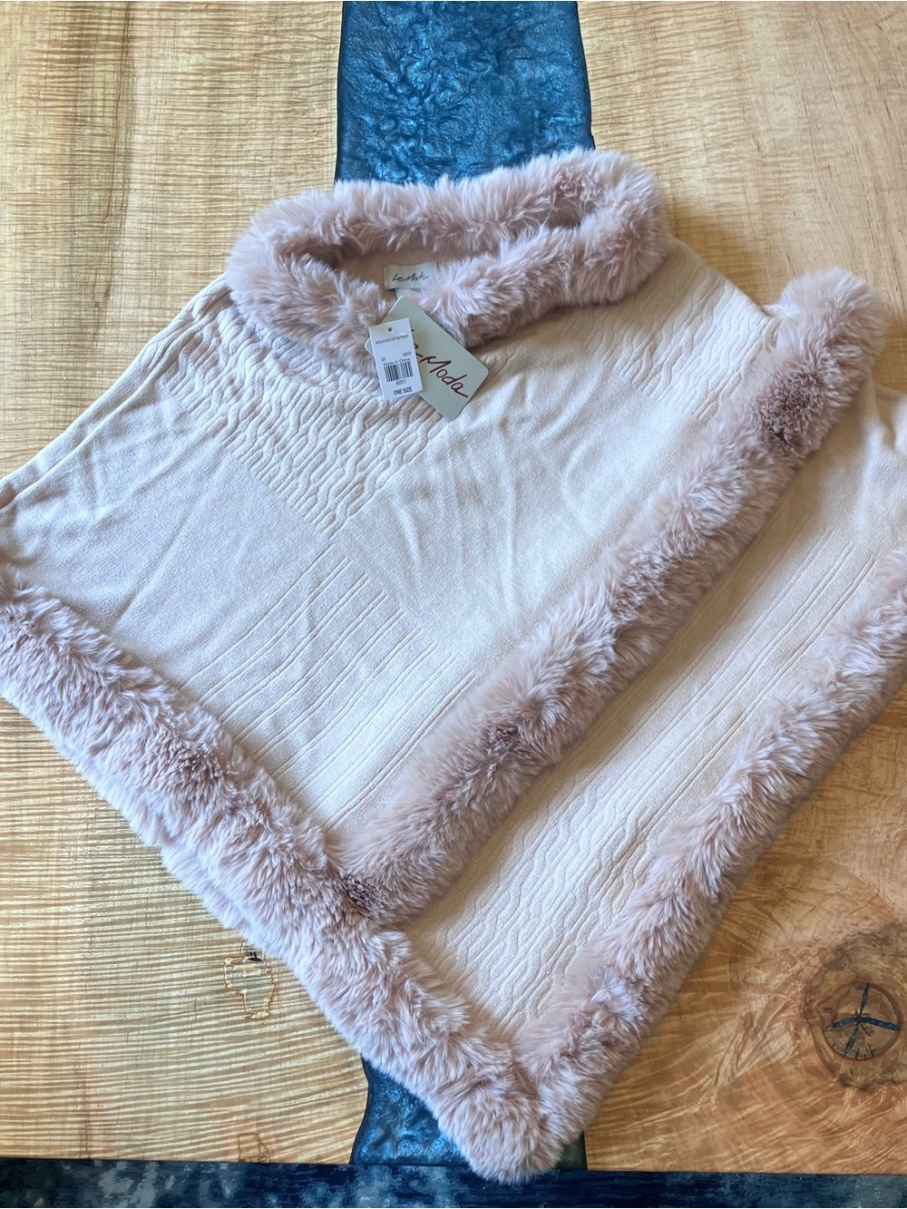 Le Moda blush faux-fur poncho